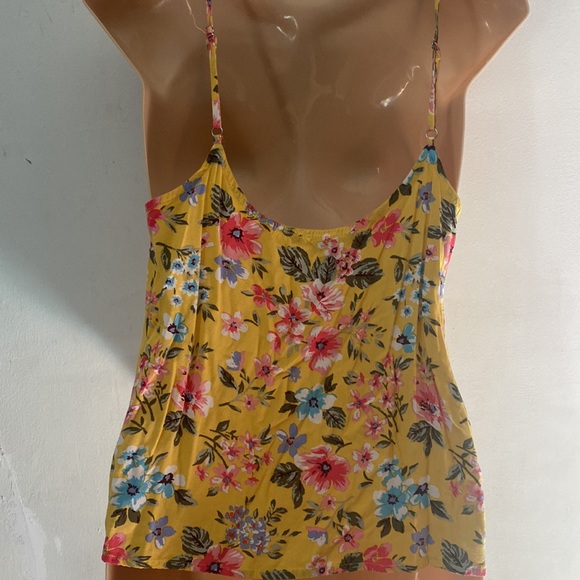 Floral top - Picture 2 of 5